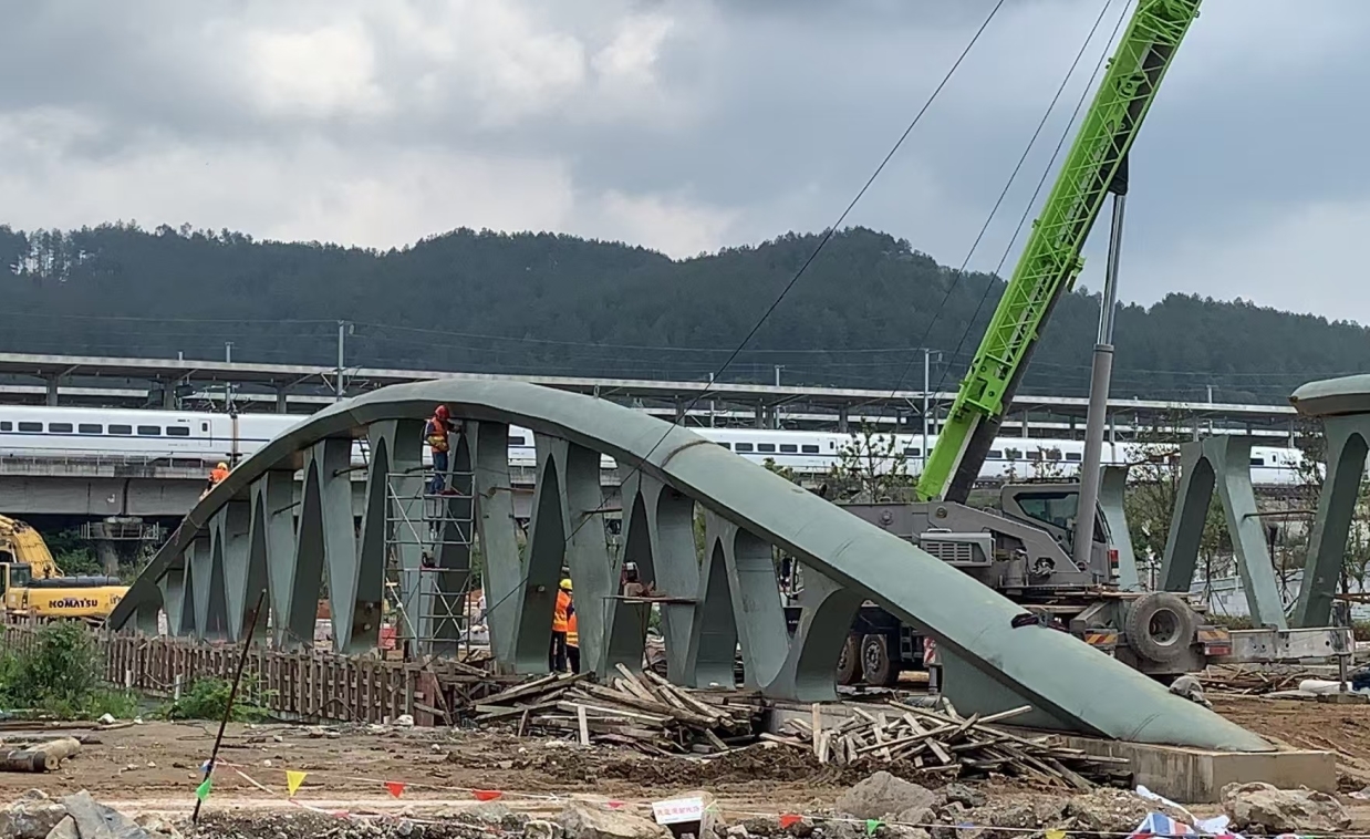 ��������